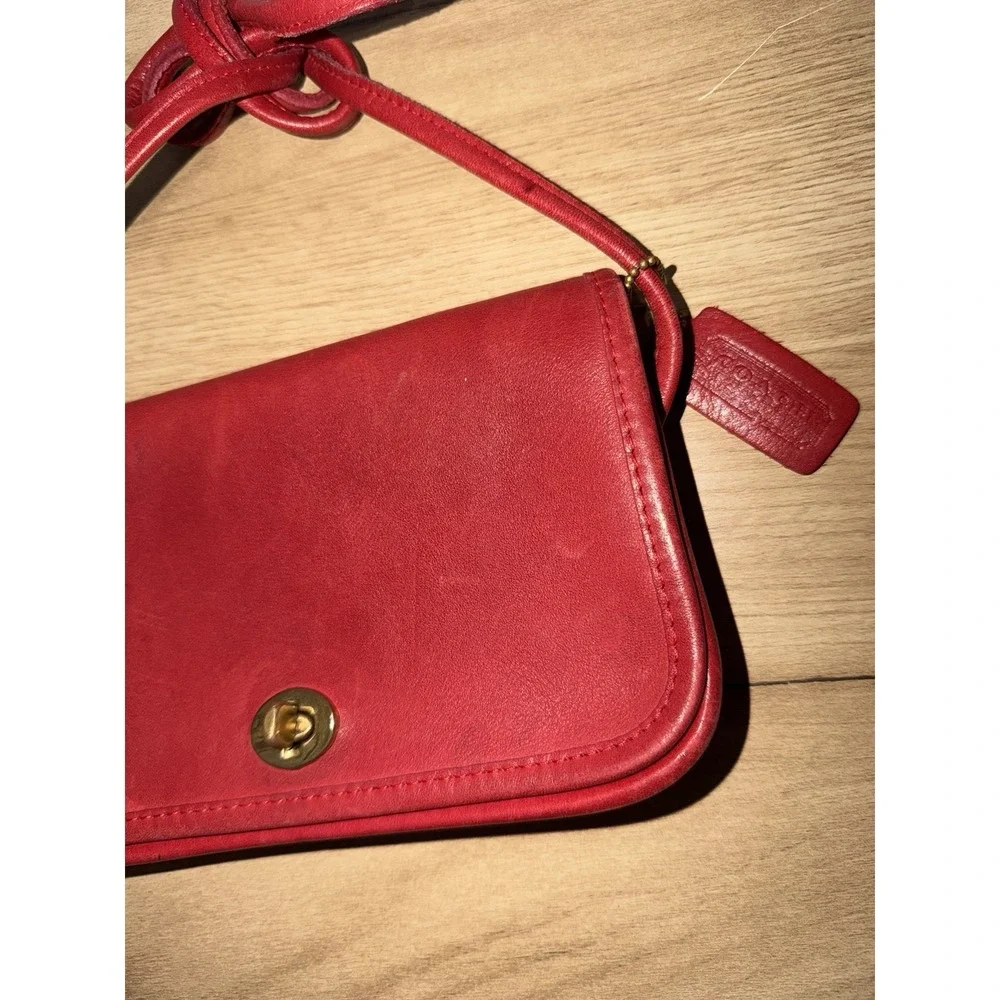 Vintage Red Dinky  Crossbody Coach Bag Made in New York City 80s‎ 6336 S